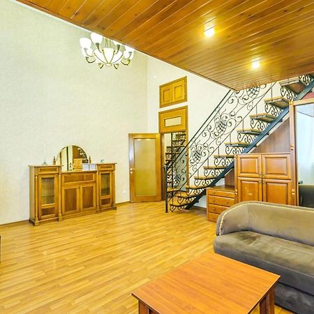 Nizami Street 2 Room Luxe House Баку Экстерьер фото