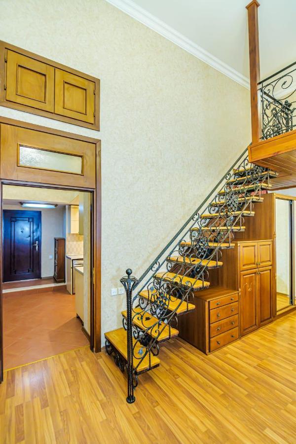 Nizami Street 2 Room Luxe House Баку Экстерьер фото